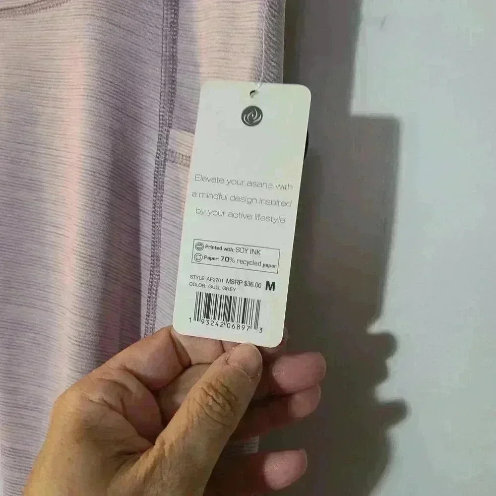 Apana 3/4 length Leggings Lavender NWT Size M - Picture 5 of 6